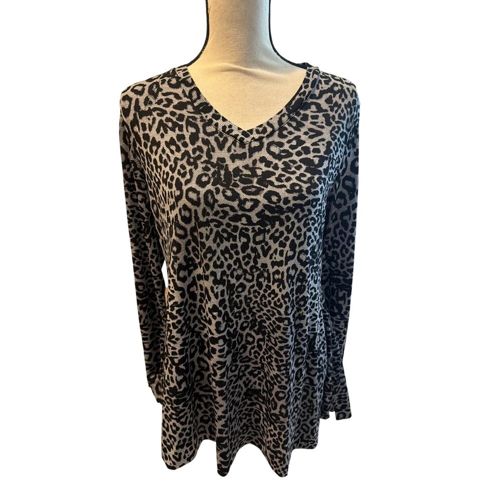 ⭐️ Women’s Christopher & Banks Cheetah Print Tunic Long Sleeved Top Size Medium